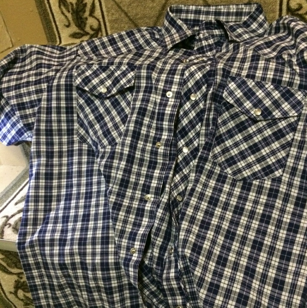 Wrangler short sleeve snap up. Xl